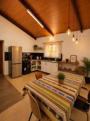 Vende-se Moradia T2 em Mapulene_Bairro Costa do Sol