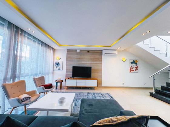 Arrenda-se moradia T4 (4 suites) com piscina e gerador - TULIPAS