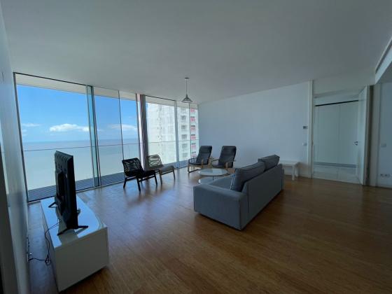 arrendo excelente apartamento tp3 com móveis na polana/ Julius nherere