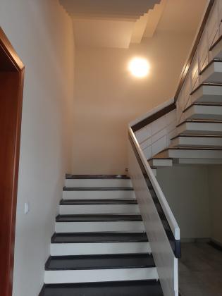 Arrenda-se moradia T7 com piscina - SOMMERSCHIELD