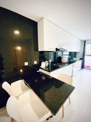 MOBILADA - arrenda-se flat T3 suites com piscina - POLANA