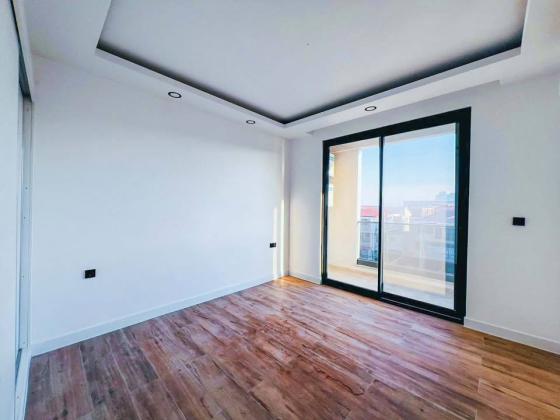 Vende-se flat T2 com piscina e ginasio - SOMMERSCHIELD II