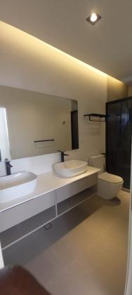 Vende-se moradia geminada T4 (3 suites) com piscina