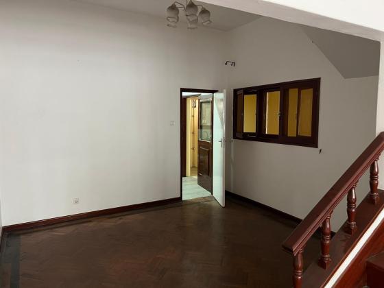 Arrenda-se moradia duplex T2 com anexo - B. CENTRAL