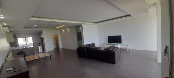 Arrenda-se flat T3 suite com piscina, ginasio e campo misto - 30s DA PRAIA