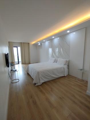 MOBILADA - arrenda-se flat T2 com piscina, ginasio e vista ao mar