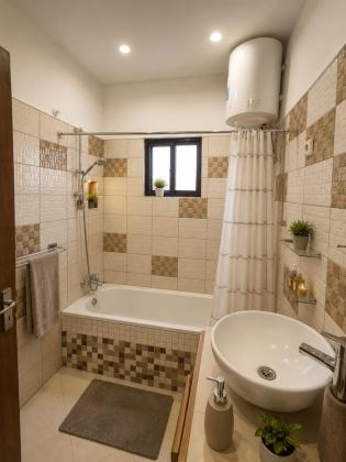 Vende-se Moradia T2 em Mapulene_Bairro Costa do Sol