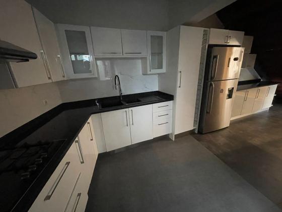 Vende-se Moradia Duplex T3+1 no Bairro Triunfo_Proxima ao Joss Village