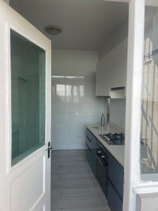 Vende-se flat T3 (1 suite) com vista ao mar elevador