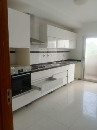 arrendo excelente apartamento t3 no prédio open