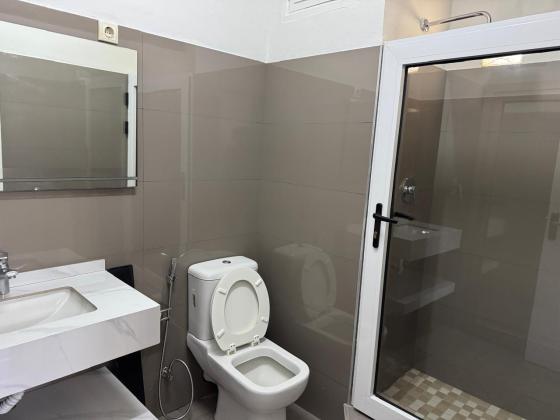 MOBILADA - arrenda-se flat T3 em andar baixo - POLANA