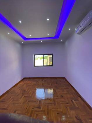 Vende-se moradia T3 (2 suites) com piscina e anexo - CIDADE DA MATOLA