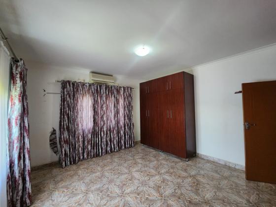 Vende-se moradia T3 climatizada com anexo - MAHOTAS