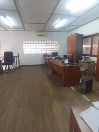Arrenda-se armazem com escritorio e 6 anexos em 1.150m² - EN1