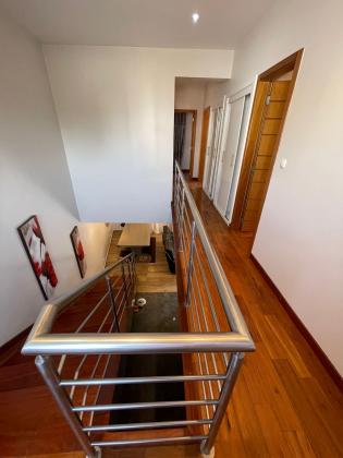 Vende-se Moradia Duplex T3+1 no Bairro Triunfo_Proxima ao Joss Village