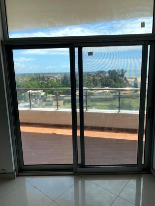 Arrenda-se flat T3 com vista ao mar - AV. MARGINAL