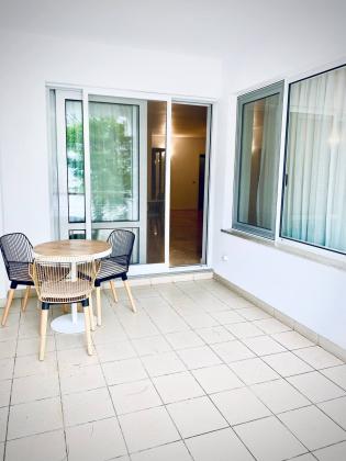 MOBILADA - arrenda-se flat T3 suites com piscina - POLANA