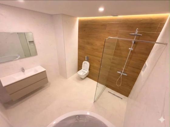 Vende-se Moderno Apartamento T4 próximo ao Radisson