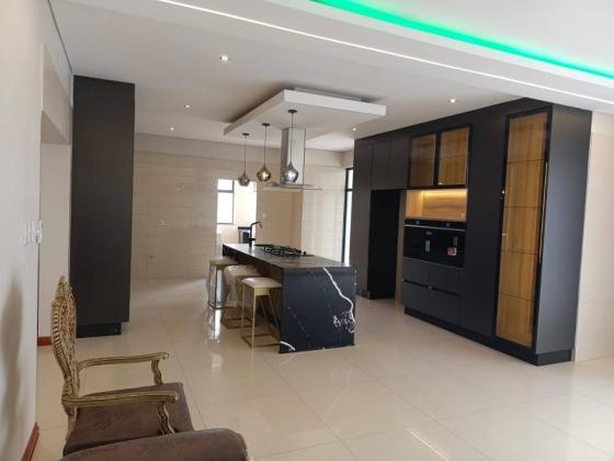 Vende-se moradia T5 (5 suites) com piscina e anexo