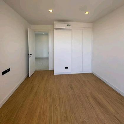 Vende-se flat T3 com vista ao mar e piscina - MARITIMO