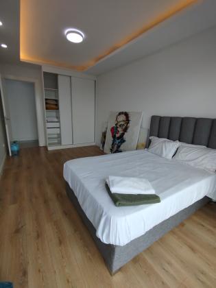MOBILADA - arrenda-se flat T2 com piscina, ginasio e vista ao mar