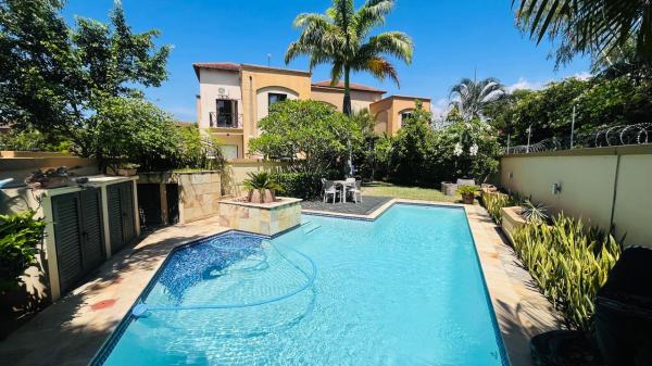 Vendo moradia T3 com piscina - AV. MARGINAL