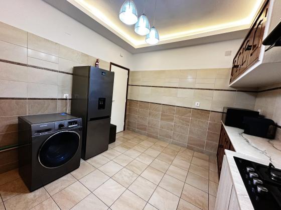 Arrenda-se flat T3 DUPLEX com vista ao mar e anexo - POLANA
