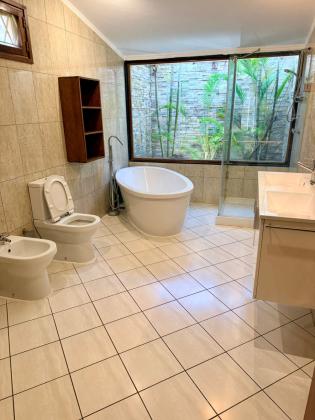 Arrenda-se Moradia T4 no Condomínio Miramar