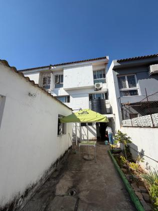 Vende-se moradia T5 (1 suite) com anexo - COOPq