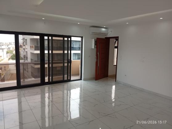 Vende-se Apartamento T3 no Condomínio Lua e Mar
