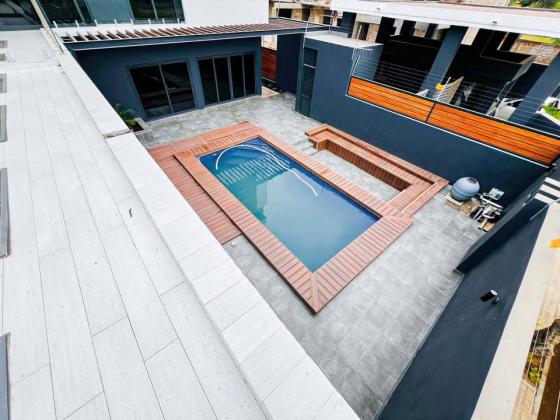 Vende-se moradia T6 com piscina e anexo