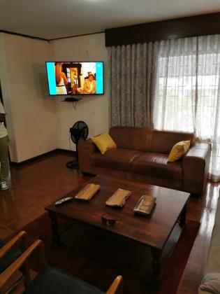 MOBILADA - Vende-se moradia T5 (4 suites) com anexo suite - COOP