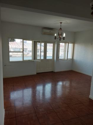 Arrenda-se flat T3 no 3⁰ andar - POLANA