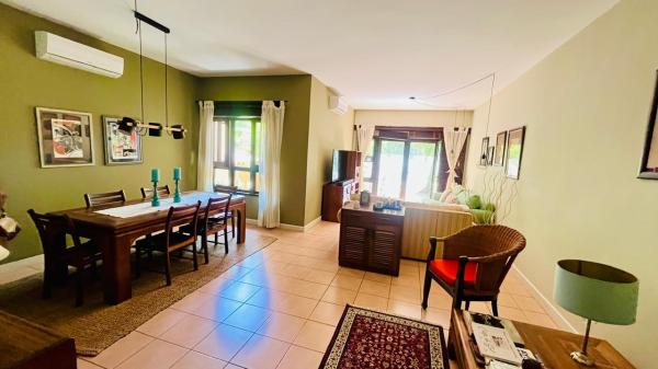 Vendo moradia T3 com piscina - AV. MARGINAL