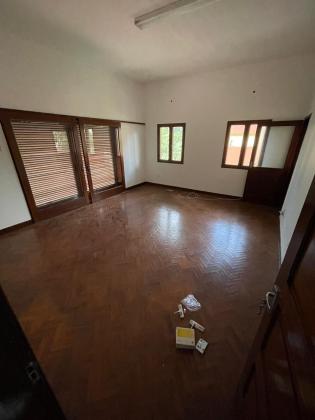 Moradia com 13 salas, piscina e anexo - SOMMERSCHIELD