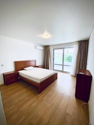 MOBILADA - arrenda-se flat T3 suites com piscina - POLANA