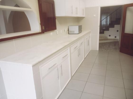 Arrenda-se moradia T5 com piscina - SOMMERSCHIELD