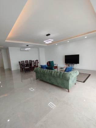 MOBILADA - arrenda-se flat T2 com piscina, ginasio e vista ao mar