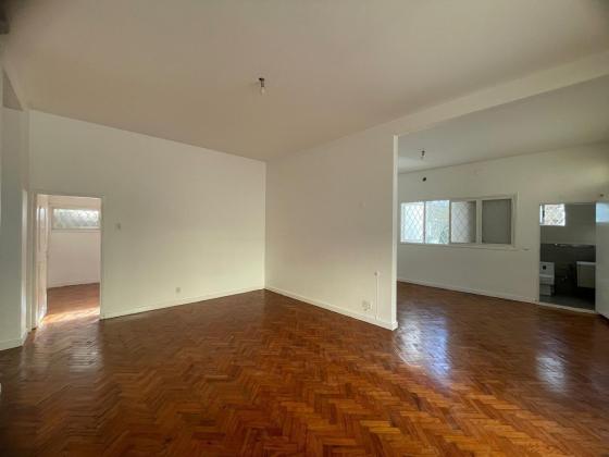 Vende-se moradia T3+1 com piscina e anexo - PARQUINHO