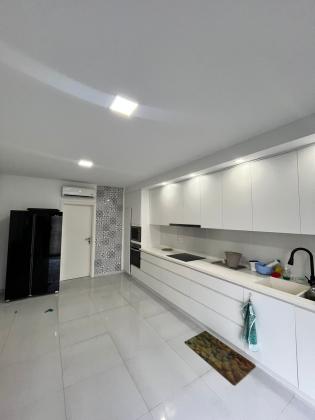 Vende-se flat T3 com piscina e ginasio - DONA ALICE
