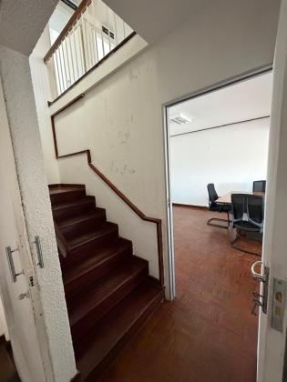 Vende-se moradia T5 (1 suite) com anexo - COOPq