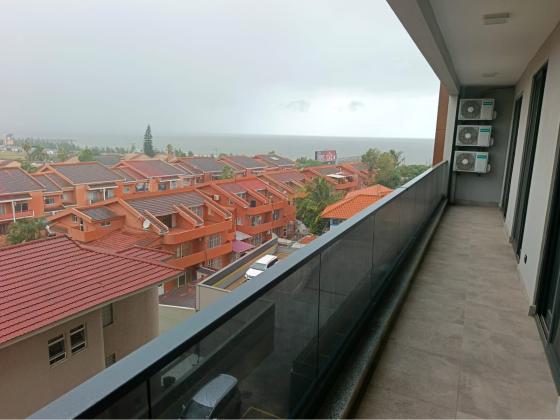 Arrenda-se flat T4 com vista ao mar, piscina e ginasio - MARITIMO