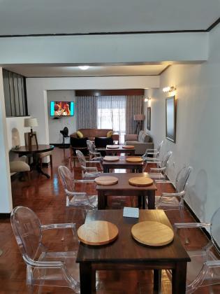 MOBILADA - Vende-se moradia T5 (4 suites) com anexo suite - COOP