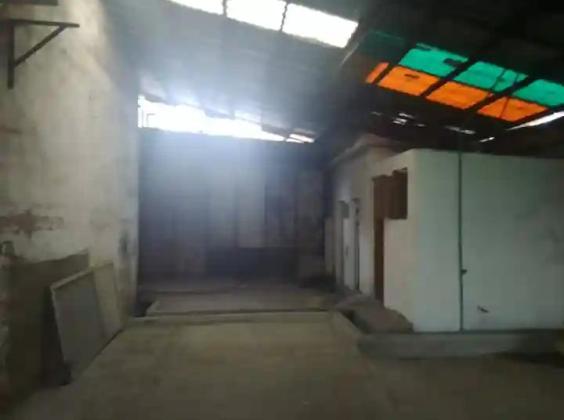 Arrenda-se armazem de 1.100m² com escritorio e recepcao