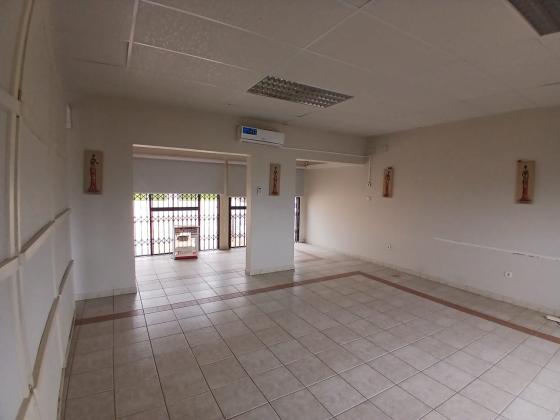 Vende-se moradia T6 (6 suites) com piscina e anexo - SOMMERSCHIELD II