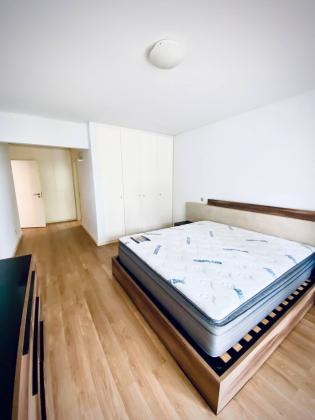 MOBILADA - arrenda-se flat T3 suites com piscina - POLANA