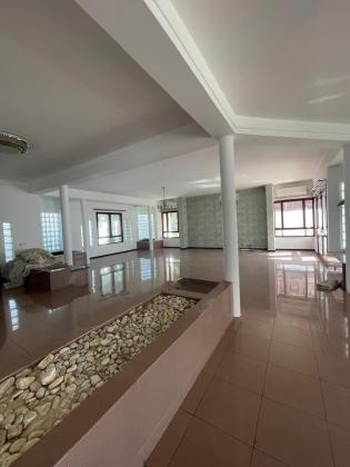 Arrenda-se moradia T6 (6 suites) com piscina e anexo - SOMMERSCHIELD II