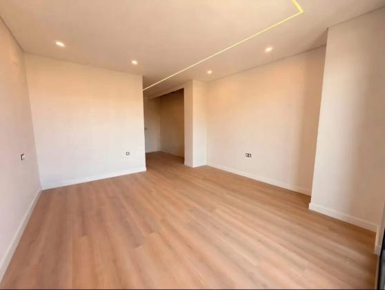 Vende-se Moderno Apartamento T4 próximo ao Radisson