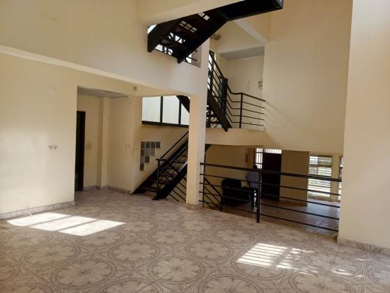 vende-se moradia tp4 na Sommershilde2