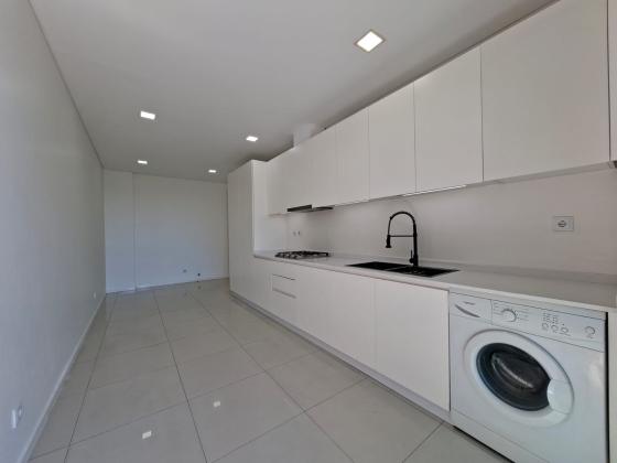 arrendo excelente apartamento de luxo no Zen